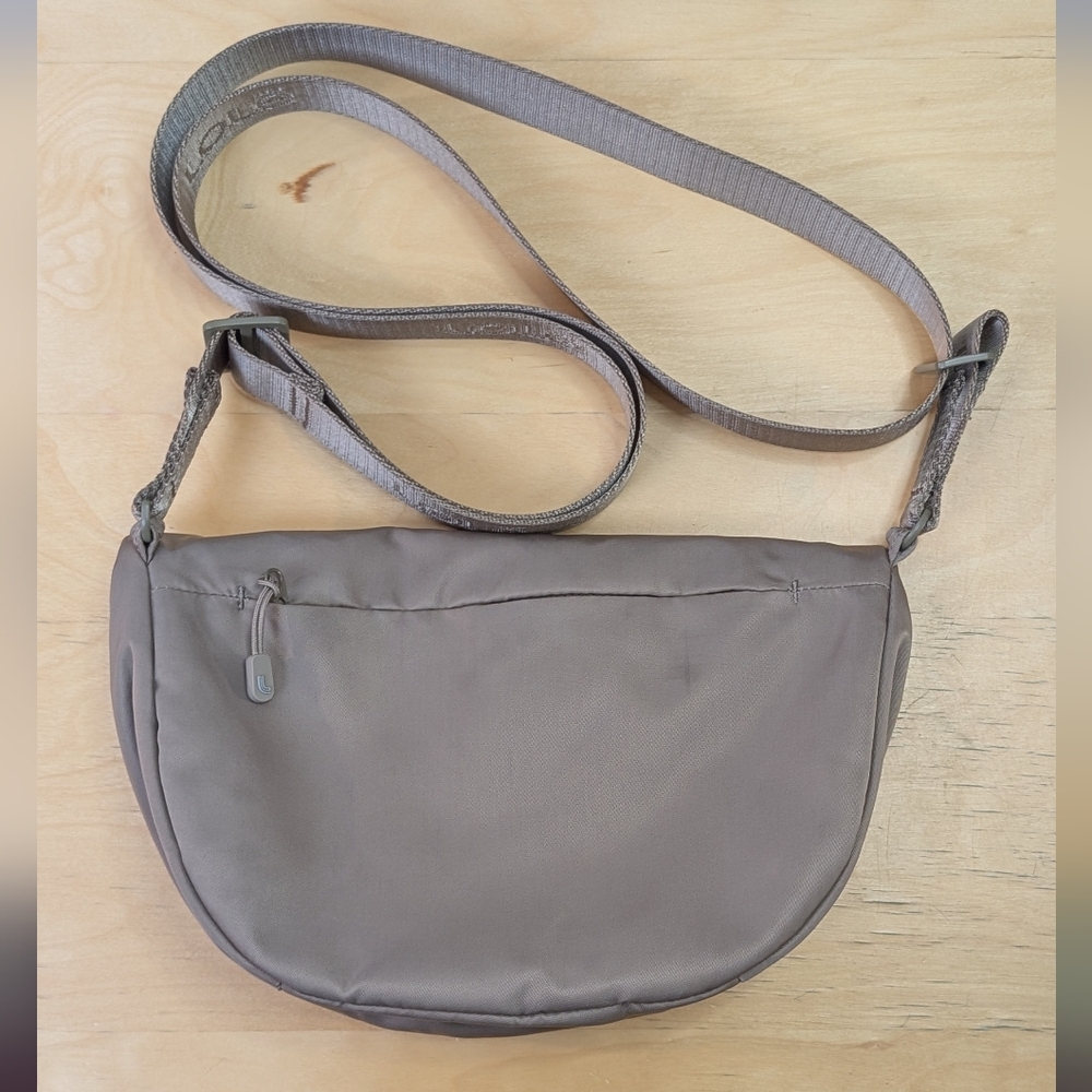 Lolë | Lole Lily Nylon Crossbody Fold-over Crescent Bag, Beige / Taupe - Picture 7 of 16
